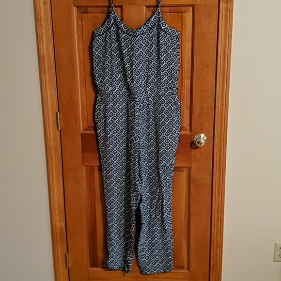 Loft Women's Jumpsuit with pockets - Picture 4 of 6